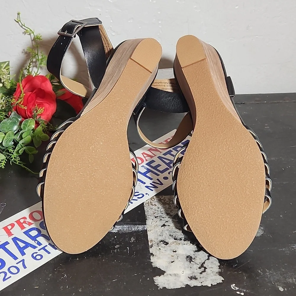 Susina black woven